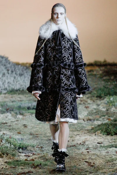 Look 4